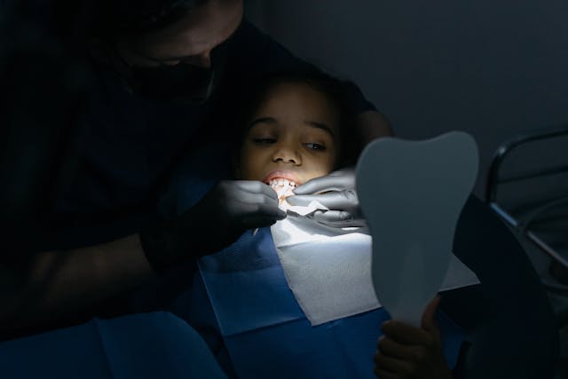 Ilustrasi dokter gigi anak tangerang